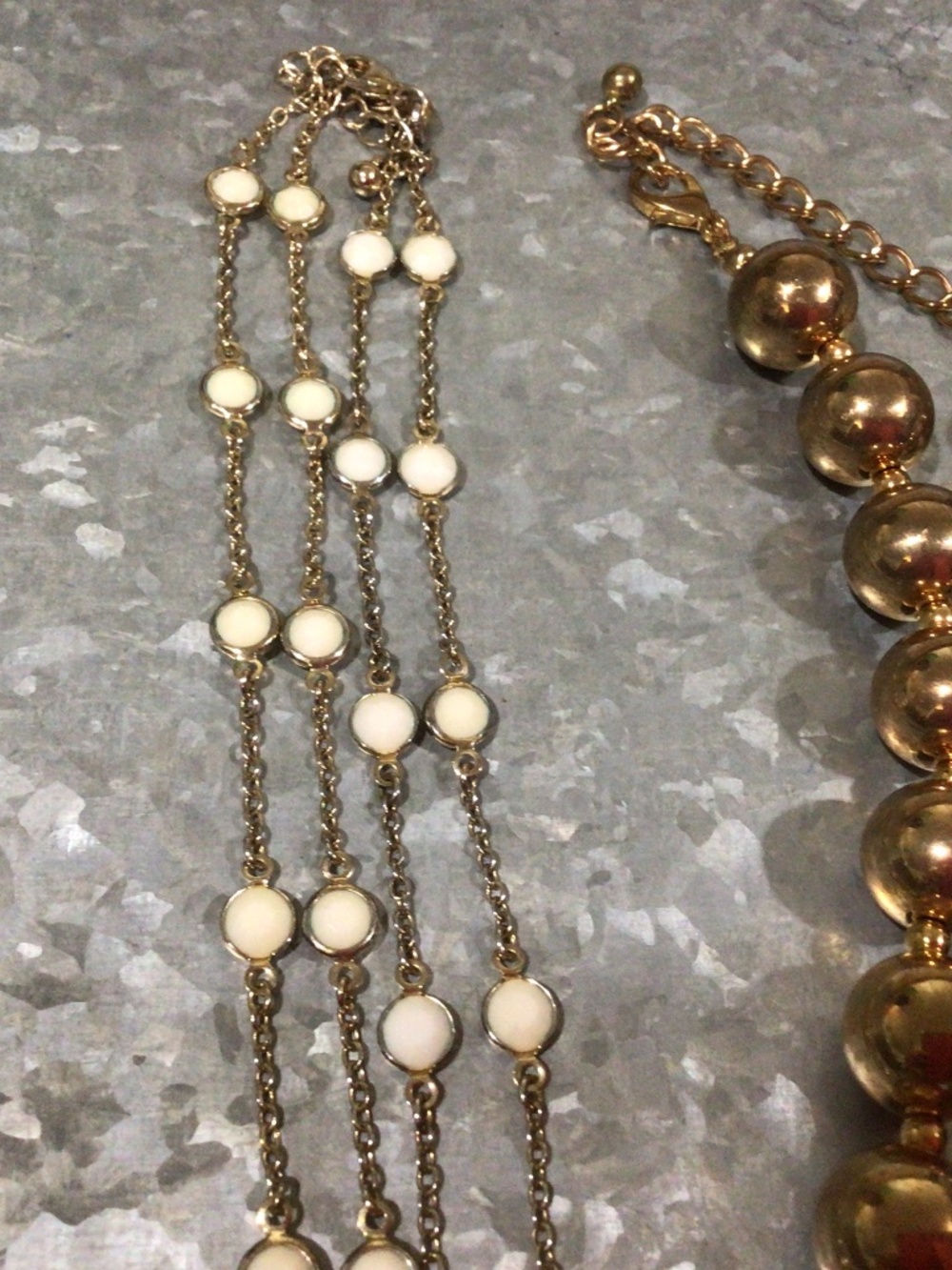 Three gold tone necklaces. All in good shape - Picture 7 of 9